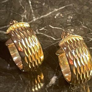 Vintage - 14K gold Mini Hoop pierced earrings